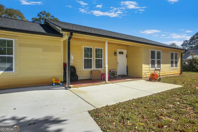 2001 RAYMONDS Drive, Loganville, GA 30052