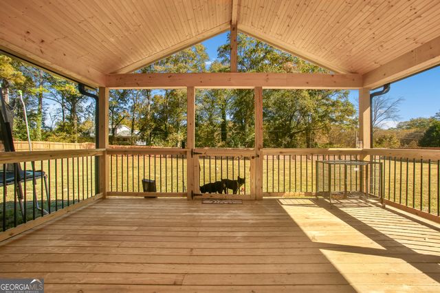 2001 RAYMONDS Drive, Loganville, GA 30052