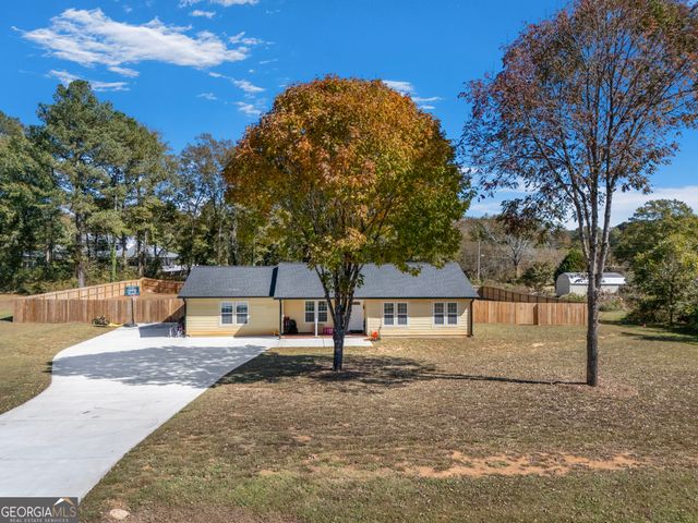 2001 RAYMONDS Drive, Loganville, GA 30052
