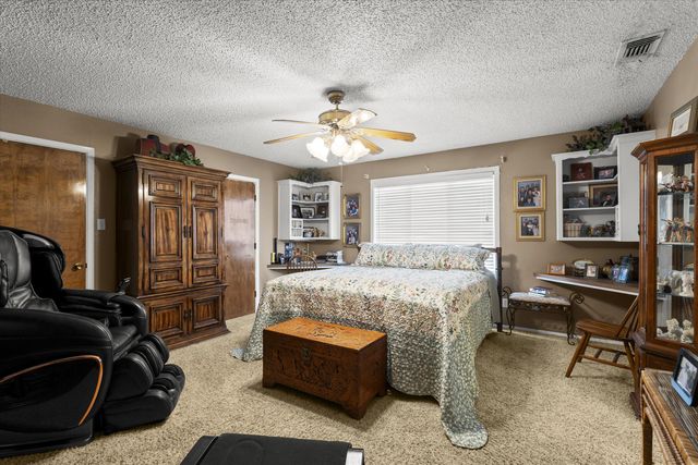 2001 Longhorn Drive, Levelland, TX 79336