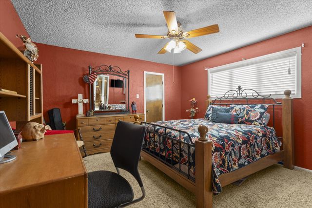 2001 Longhorn Drive, Levelland, TX 79336