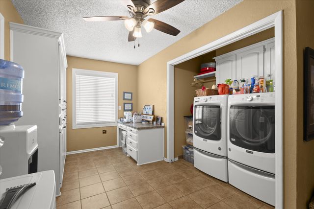 2001 Longhorn Drive, Levelland, TX 79336