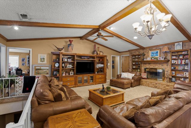 2001 Longhorn Drive, Levelland, TX 79336