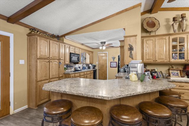 2001 Longhorn Drive, Levelland, TX 79336