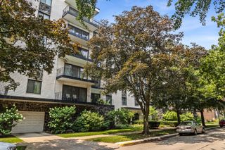 211 Elgin Avenue 4H, Forest Park, IL 60130