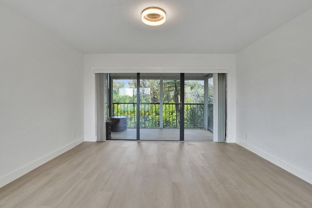 1040 Homewood Boulevard L202, Delray Beach, FL 33445