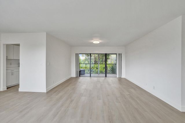 1040 Homewood Boulevard L202, Delray Beach, FL 33445