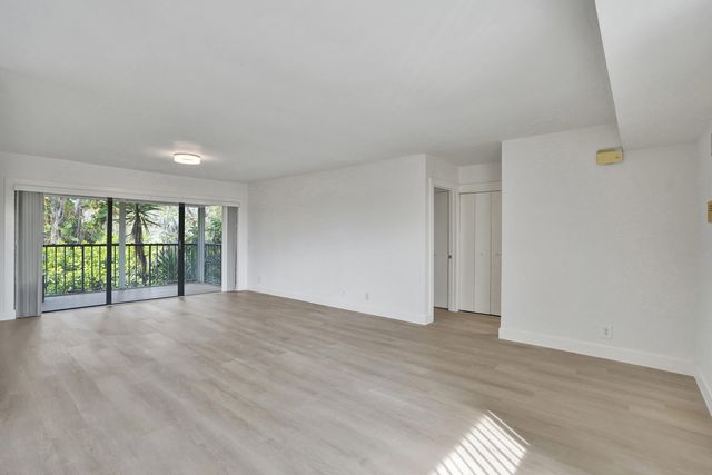 1040 Homewood Boulevard L202, Delray Beach, FL 33445