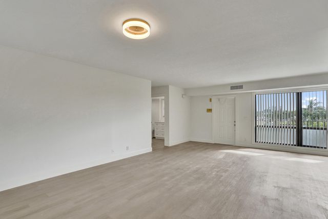 1040 Homewood Boulevard L202, Delray Beach, FL 33445