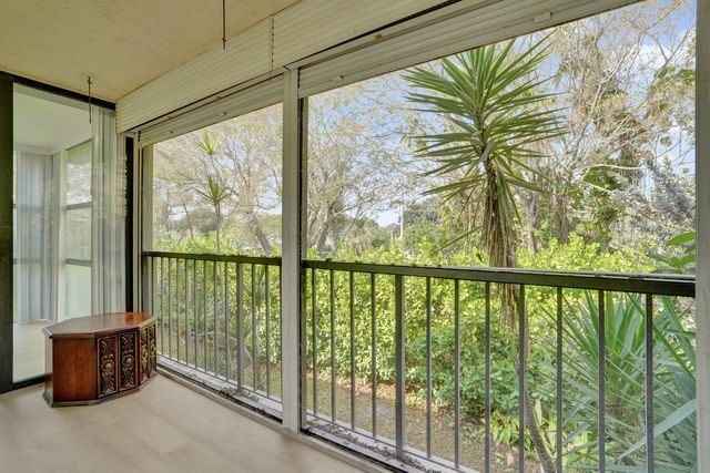 1040 Homewood Boulevard L202, Delray Beach, FL 33445