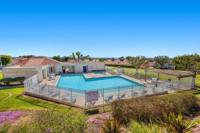 908 Caminito Madrigal D, Carlsbad, CA 92011