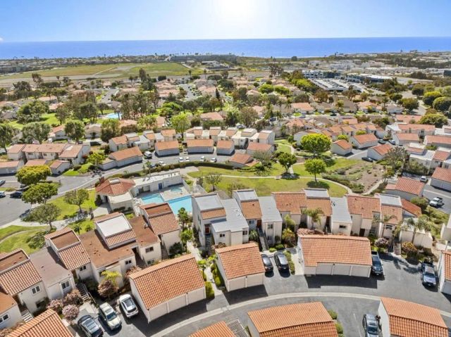 908 Caminito Madrigal D, Carlsbad, CA 92011