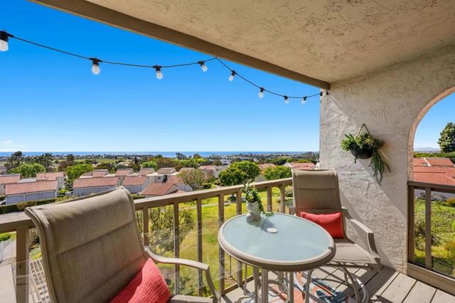 908 Caminito Madrigal D, Carlsbad, CA 92011