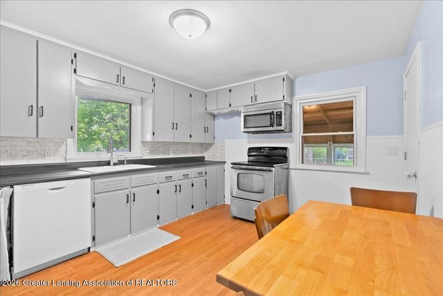 306 W Madison Street, Dewitt, MI 48820