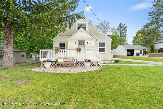 306 W Madison Street, Dewitt, MI 48820