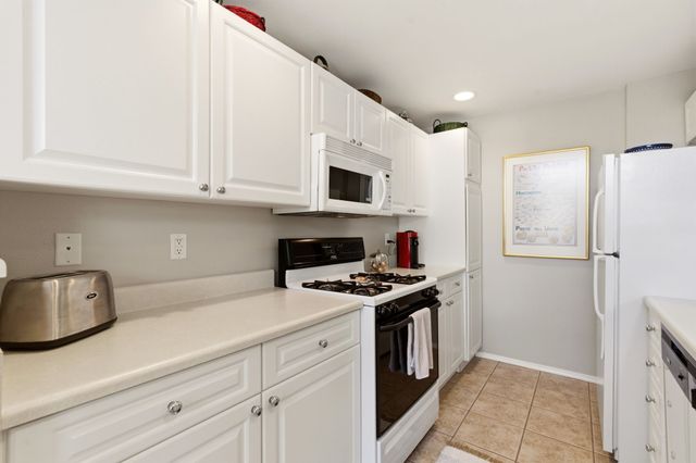 663 Bishops Lodge 70, Santa Fe, NM 87501