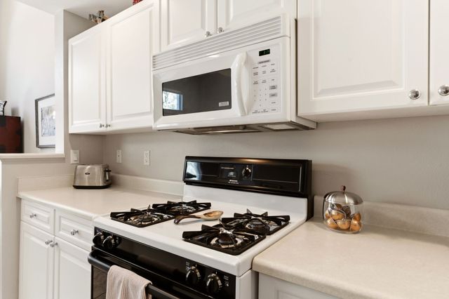 663 Bishops Lodge 70, Santa Fe, NM 87501