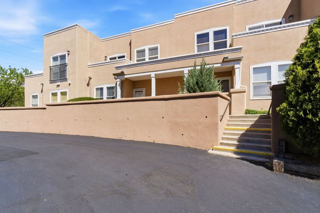 663 Bishops Lodge 70, Santa Fe, NM 87501