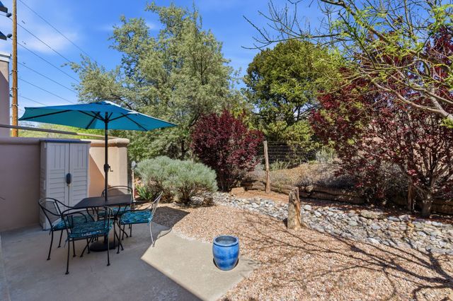 663 Bishops Lodge 70, Santa Fe, NM 87501