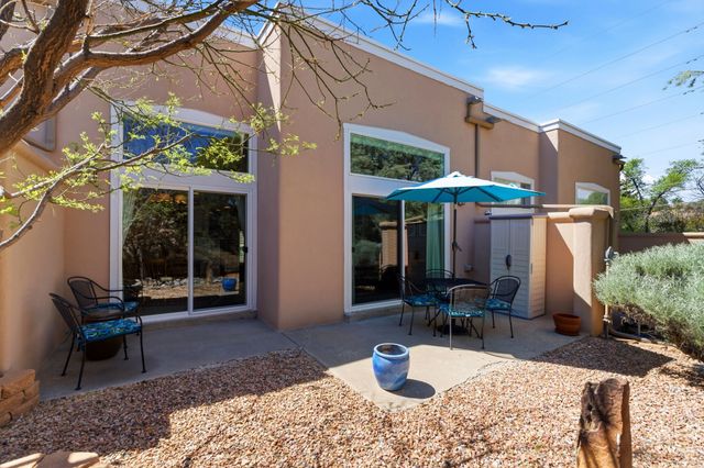663 Bishops Lodge 70, Santa Fe, NM 87501