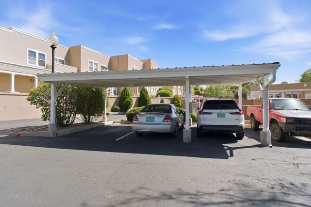 663 Bishops Lodge 70, Santa Fe, NM 87501