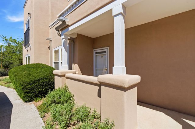 663 Bishops Lodge 70, Santa Fe, NM 87501