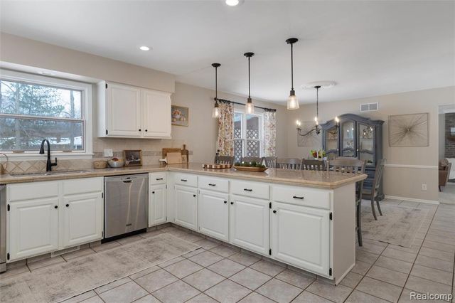 8374 Lasalle Court, Grosse Ile, MI 48138