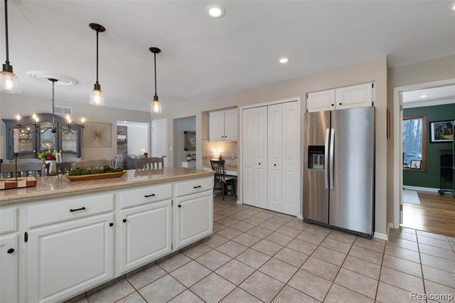 8374 Lasalle Court, Grosse Ile, MI 48138