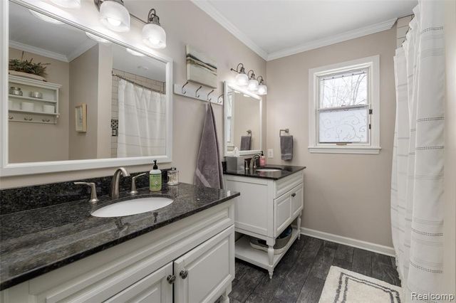 8374 Lasalle Court, Grosse Ile, MI 48138