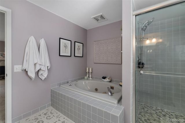 8374 Lasalle Court, Grosse Ile, MI 48138