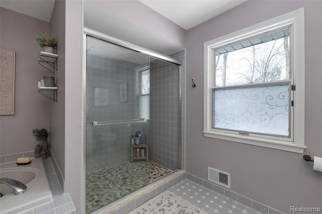 8374 Lasalle Court, Grosse Ile, MI 48138