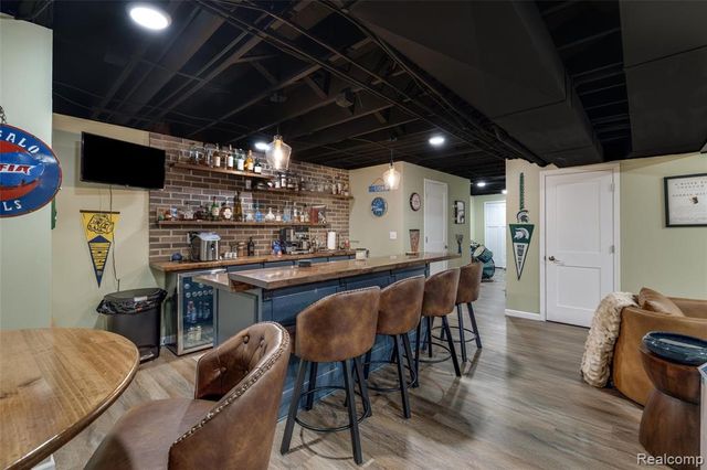 8374 Lasalle Court, Grosse Ile, MI 48138