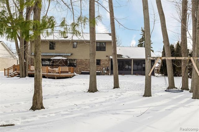 8374 Lasalle Court, Grosse Ile, MI 48138