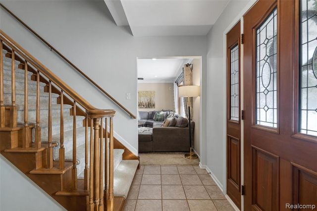 8374 Lasalle Court, Grosse Ile, MI 48138