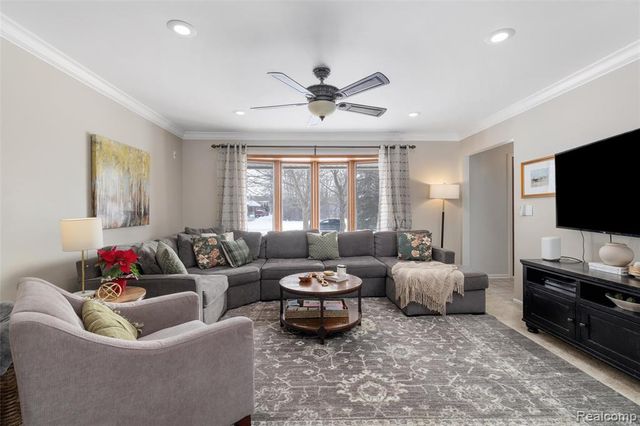 8374 Lasalle Court, Grosse Ile, MI 48138