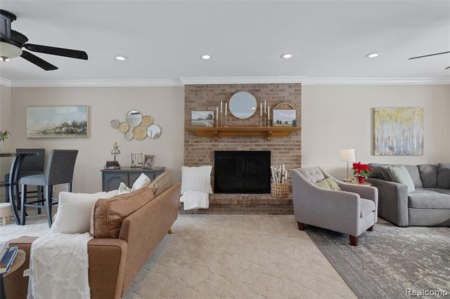 8374 Lasalle Court, Grosse Ile, MI 48138