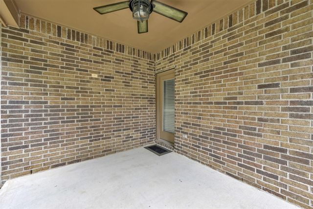 2407 Garden Shadow Drive, Conroe, TX 77384