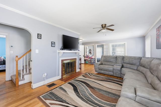 504 S College Street, Harrodsburg, KY 40330