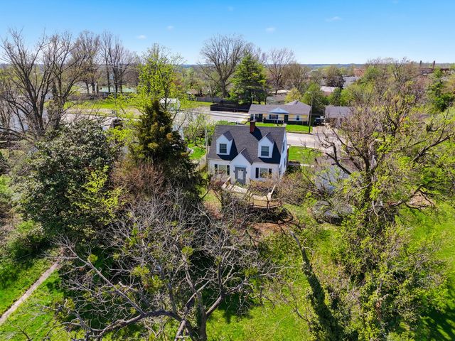 504 S College Street, Harrodsburg, KY 40330