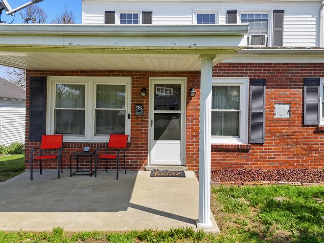 504 S College Street, Harrodsburg, KY 40330