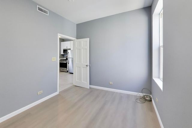 736 N Spaulding Avenue, Chicago, IL 60624