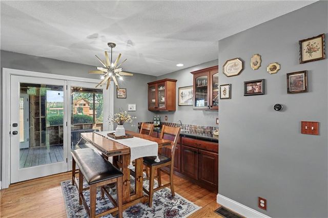 611 N Winnebago Drive, Lake Winnebago, MO 64034