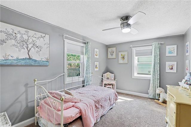 611 N Winnebago Drive, Lake Winnebago, MO 64034