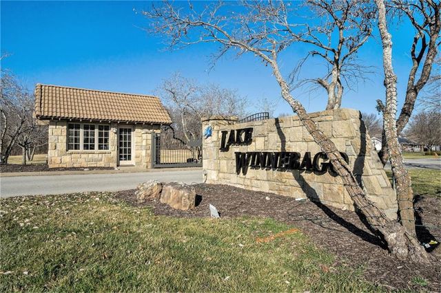 611 N Winnebago Drive, Lake Winnebago, MO 64034