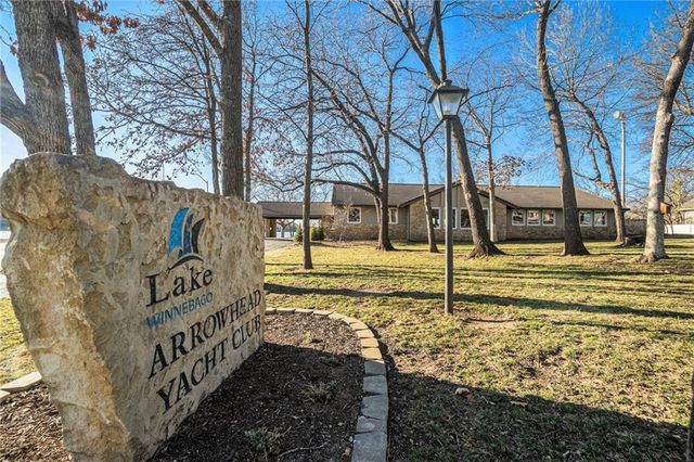 611 N Winnebago Drive, Lake Winnebago, MO 64034