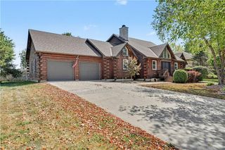 611 N Winnebago Drive, Lake Winnebago, MO 64034
