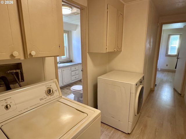 555 N DANEBO Ave 72, Eugene, OR 97402