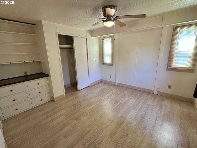 555 N DANEBO Ave 72, Eugene, OR 97402