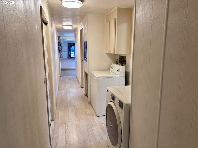 555 N DANEBO Ave 72, Eugene, OR 97402