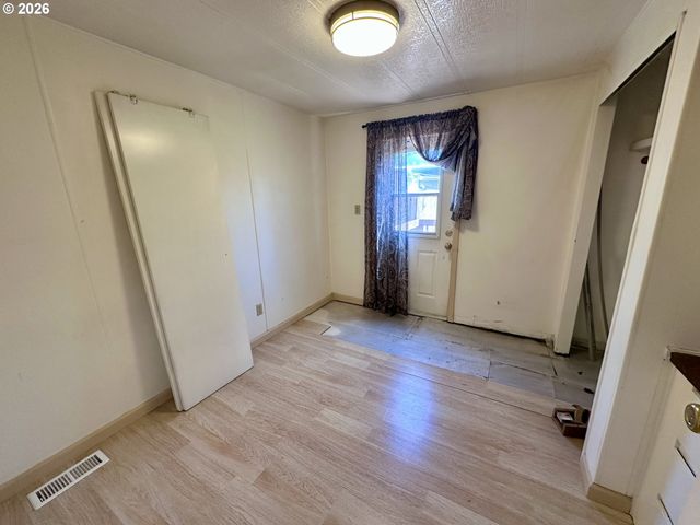 555 N DANEBO Ave 72, Eugene, OR 97402